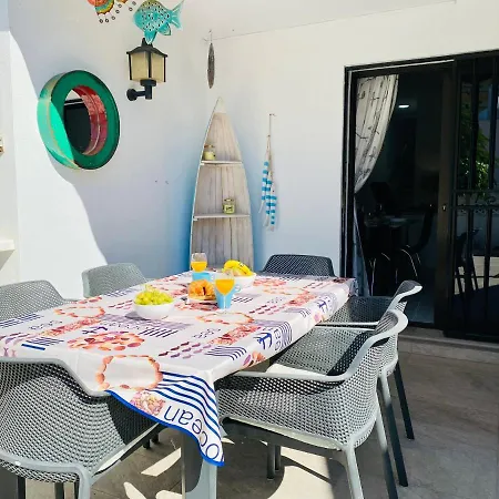 Beach Bungalow Holiday Home أذيخي