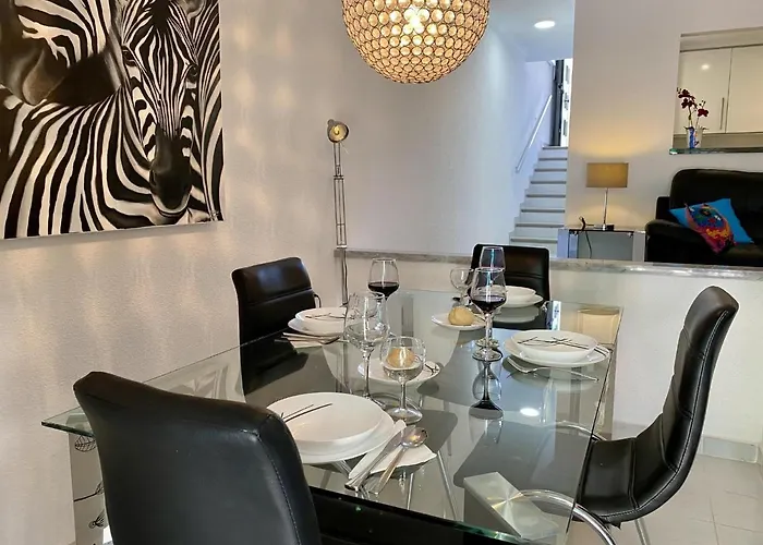 Beach Bungalow Holiday Home *