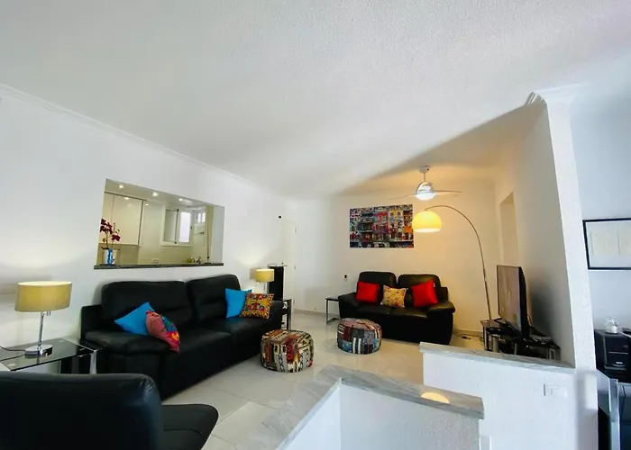 Beach Bungalow Holiday Home * 阿德耶