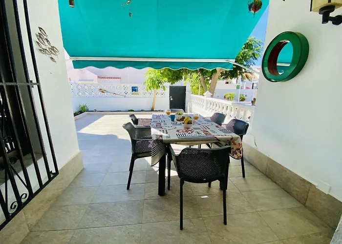 Beach Bungalow Holiday Home 阿德耶