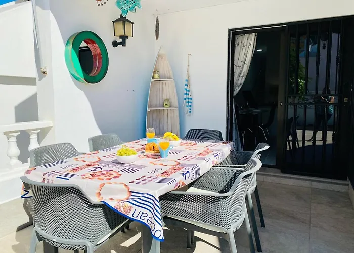 Beach Bungalow Holiday Home 阿德耶